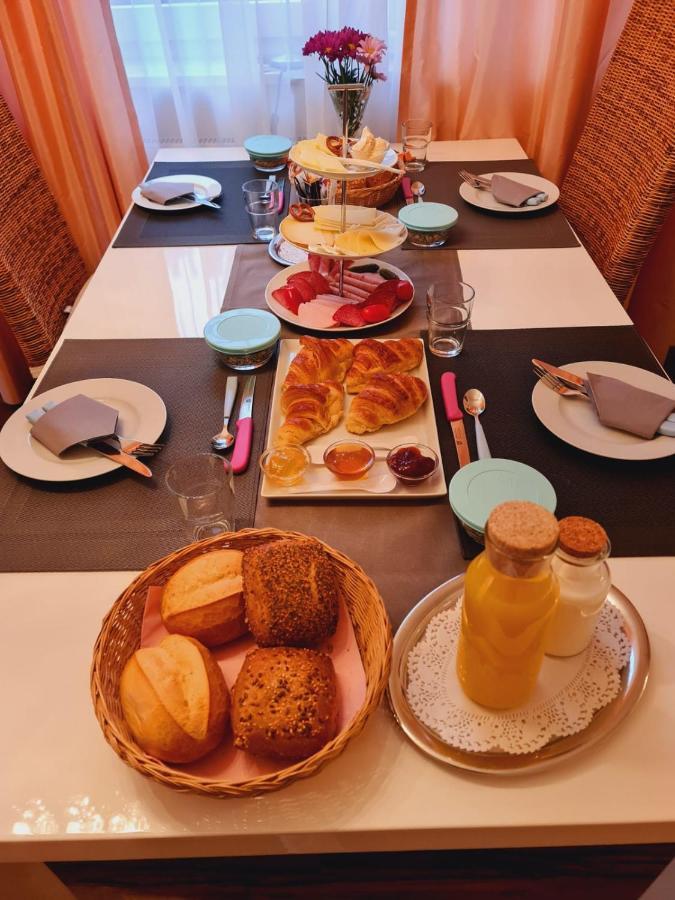 Gaestehaus Elisabeth Weisenheim am Sand Екстер'єр фото