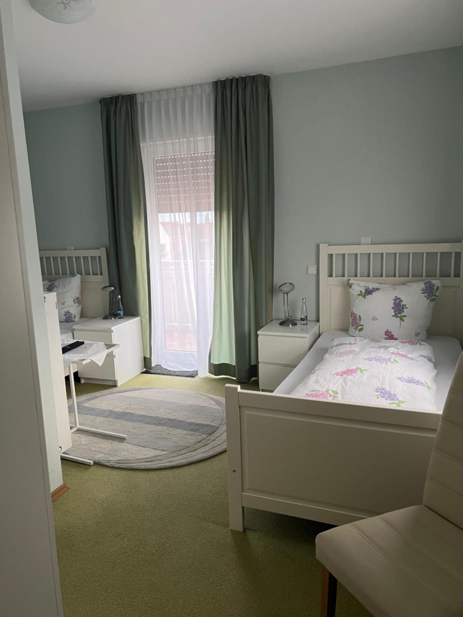 Gaestehaus Elisabeth Weisenheim am Sand Екстер'єр фото